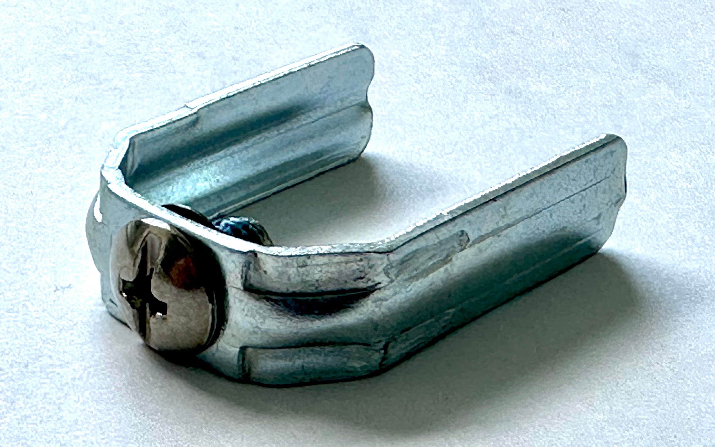 Secure Aeratron ceiling fans' blades